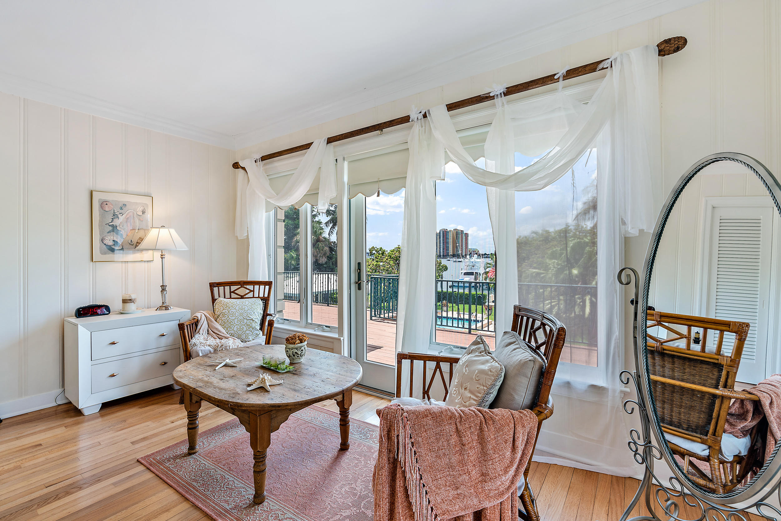 YACHT HARBOR EST - Residential