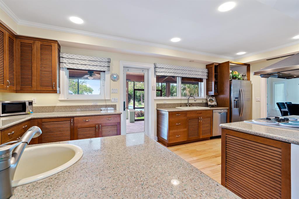 YACHT HARBOR EST - Residential