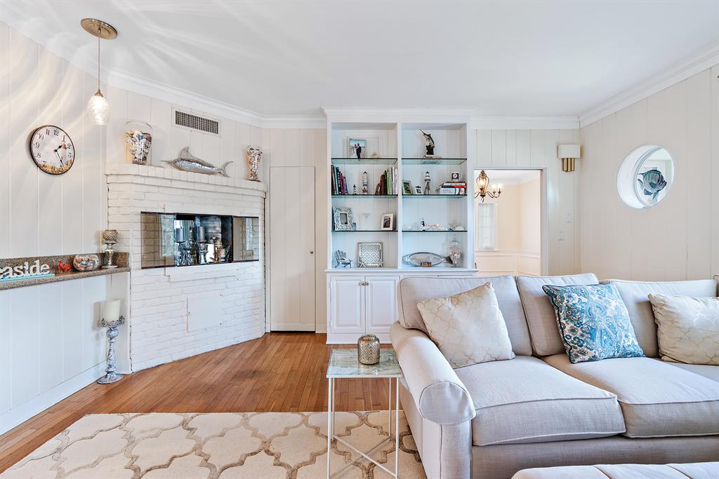 YACHT HARBOR EST - Residential