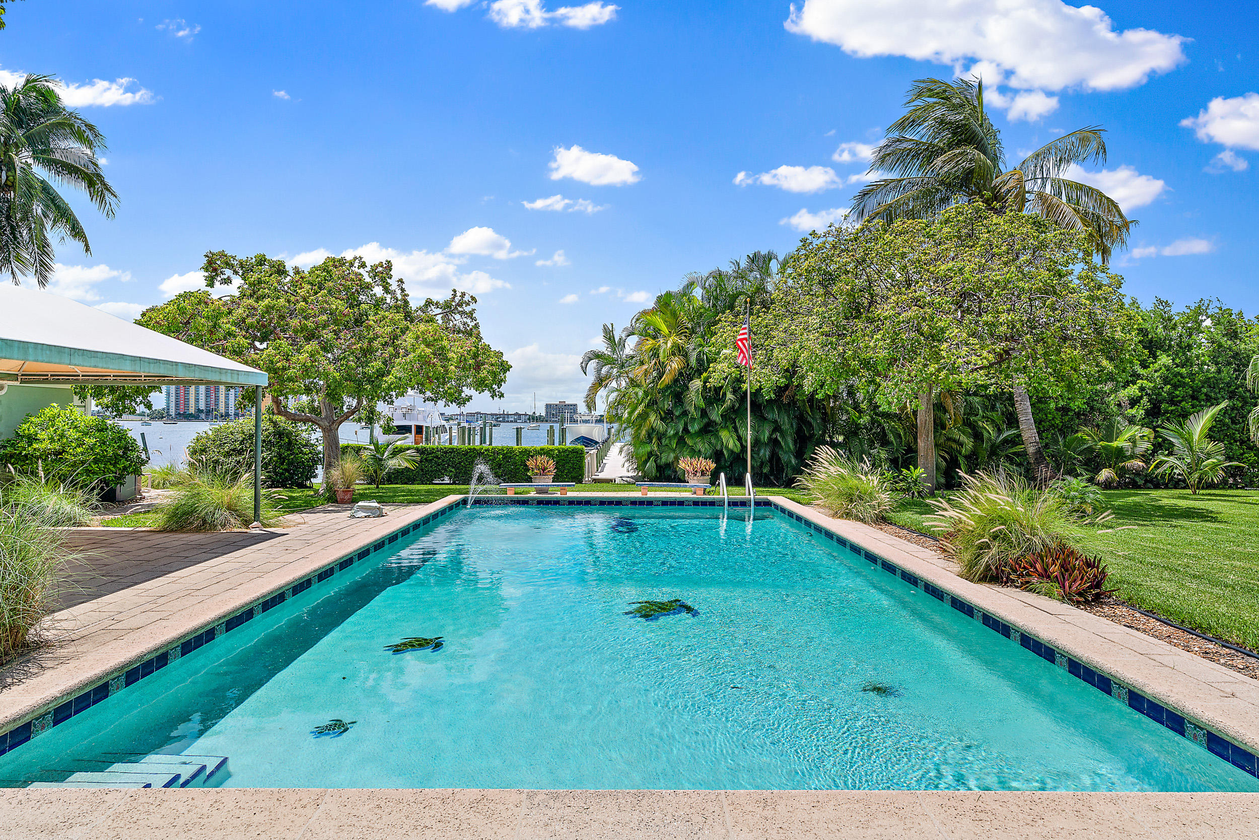 YACHT HARBOR EST - Residential