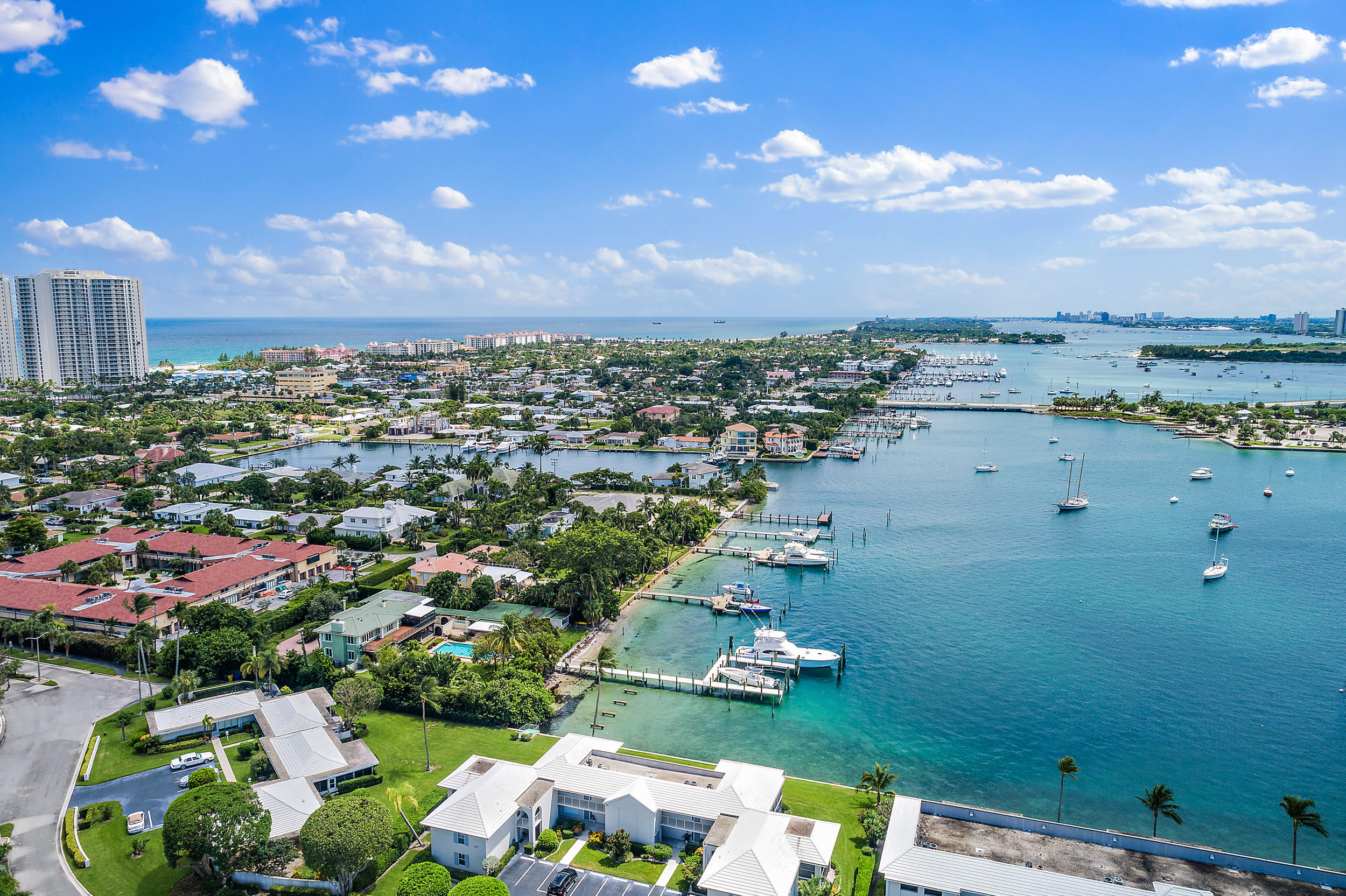 YACHT HARBOR EST - Residential