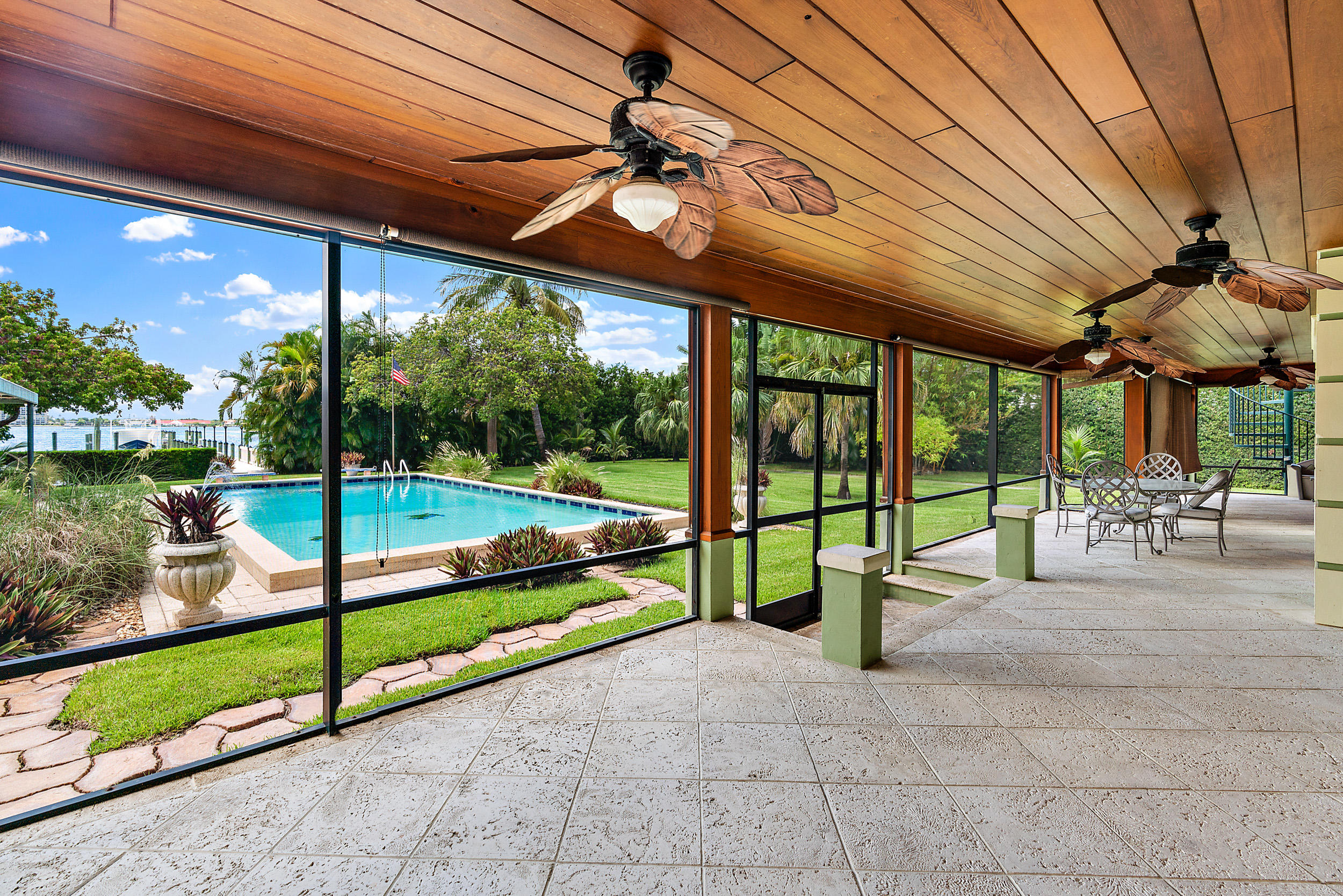 YACHT HARBOR EST - Residential