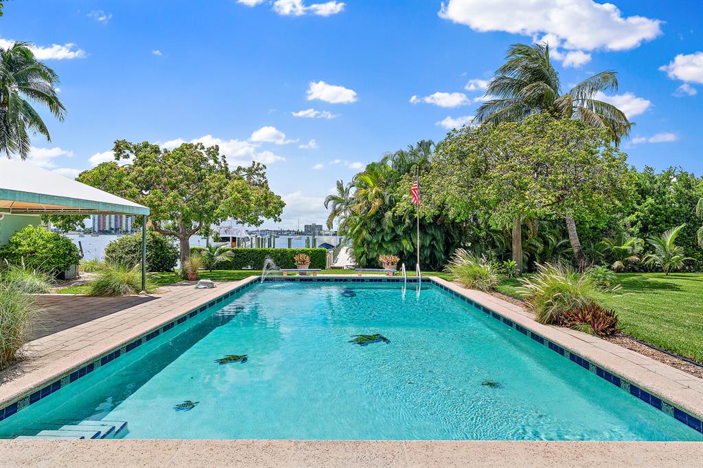 YACHT HARBOR EST - Residential