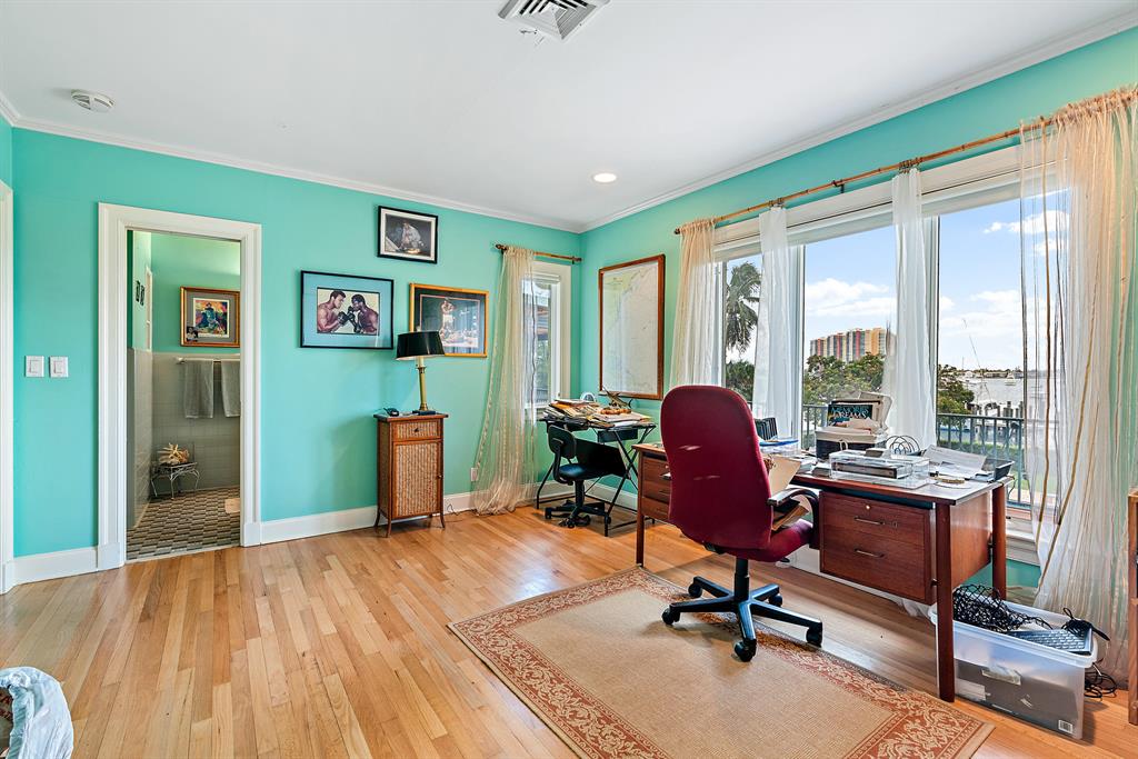 YACHT HARBOR EST - Residential