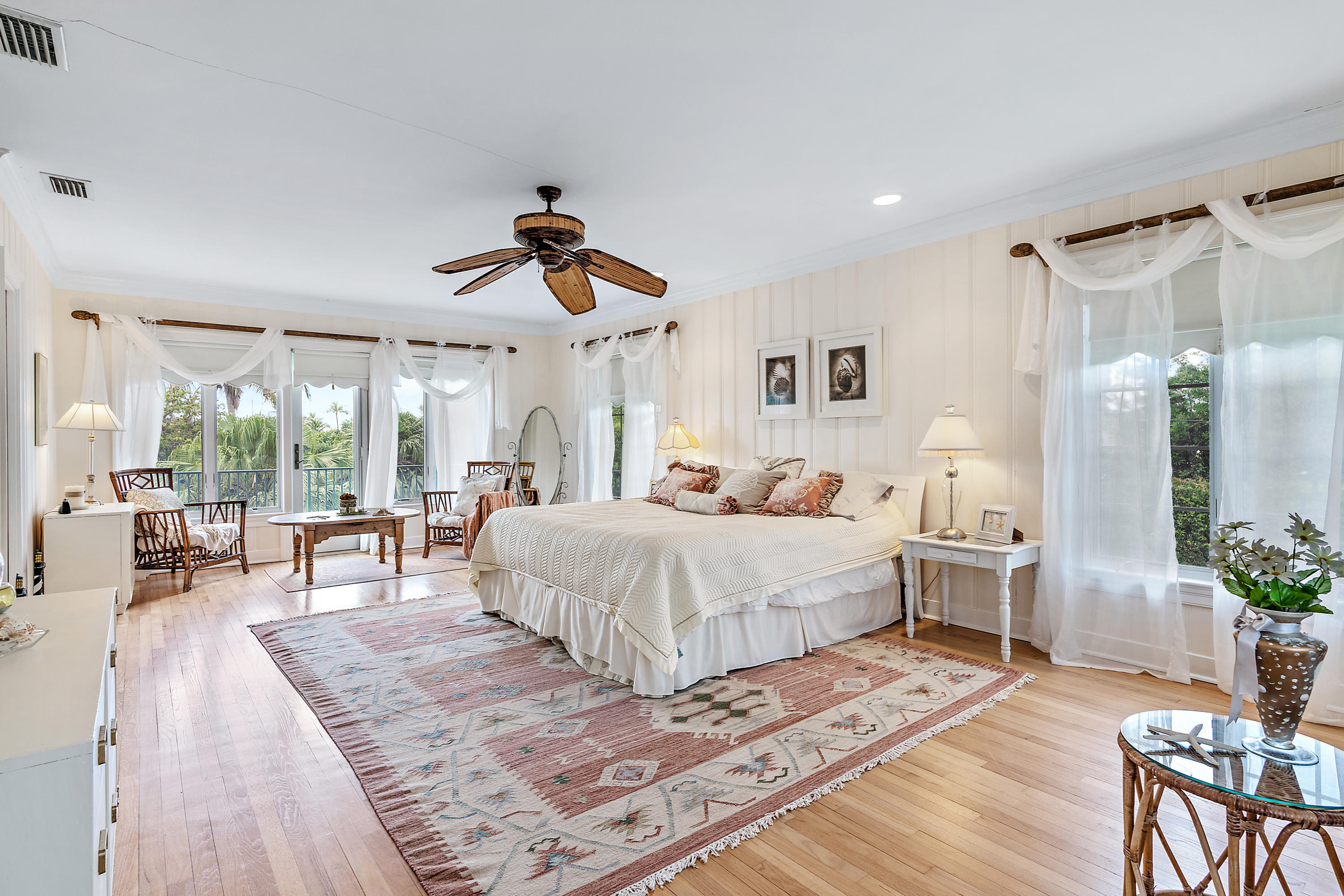 YACHT HARBOR EST - Residential