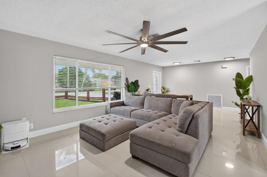 Photo of 3120 MARINER Way, Lake Worth, FL 33462 (MLS # B26082507)