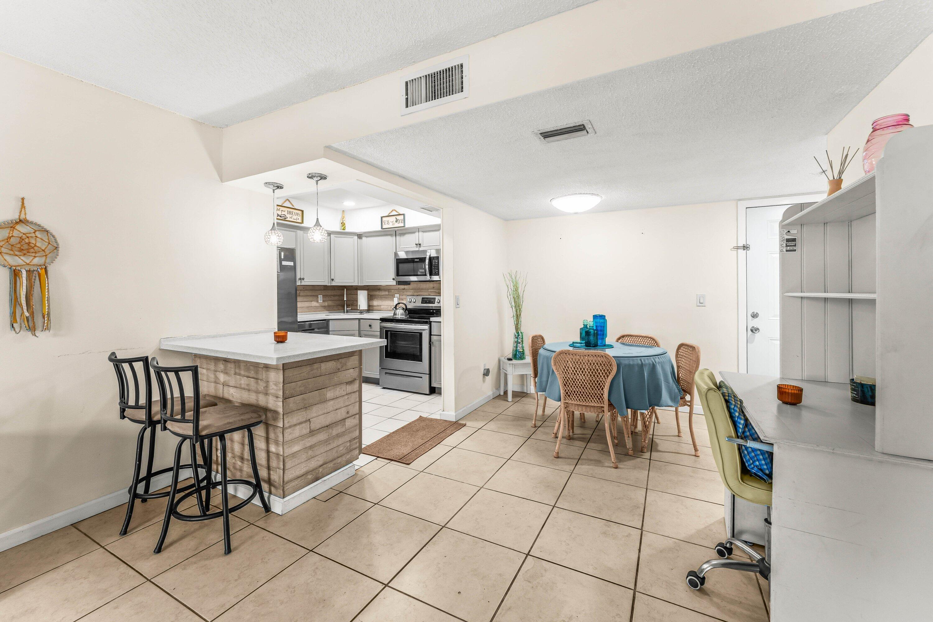 POPPLETON CREEK CONDO - Residential