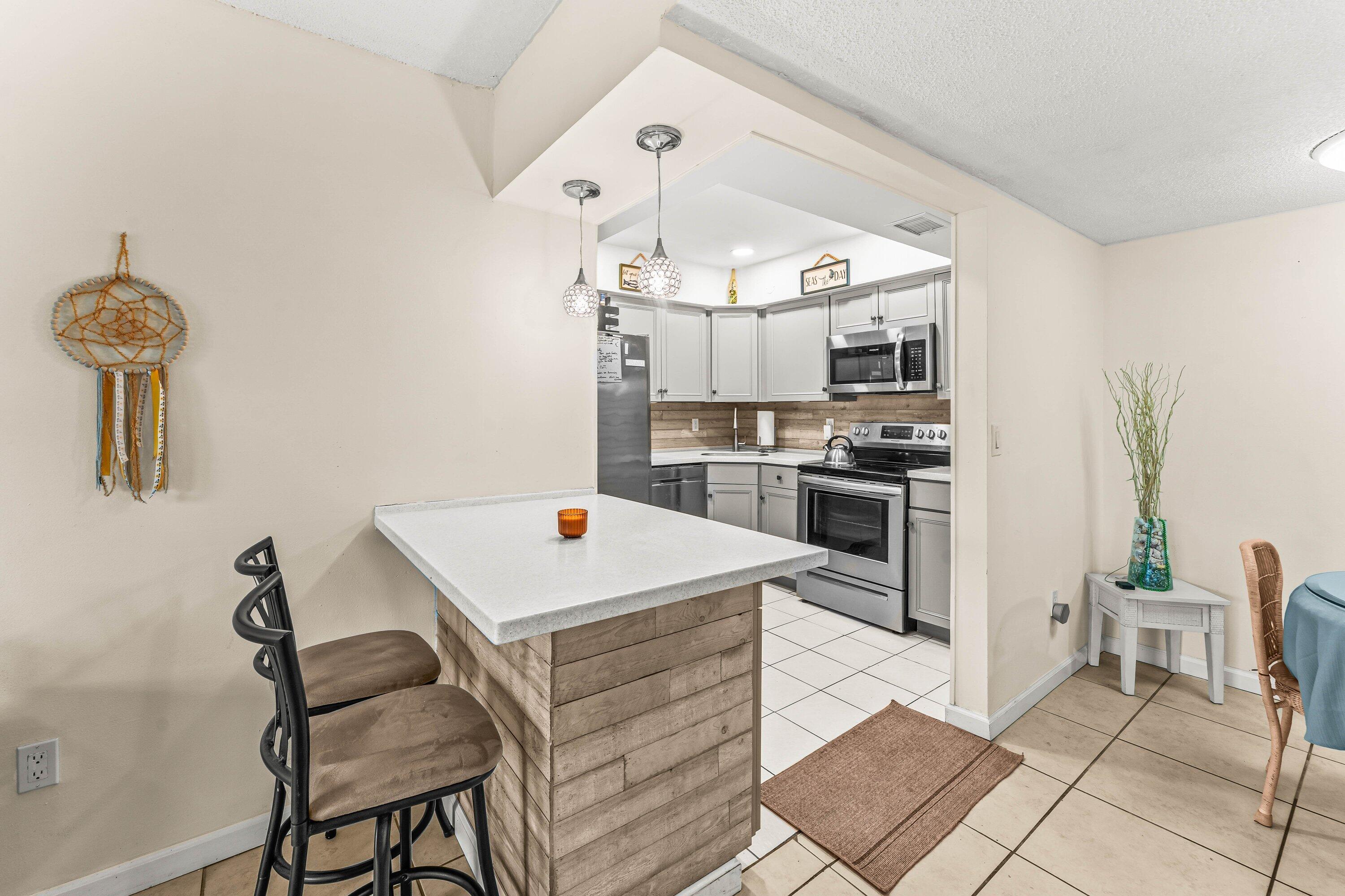 POPPLETON CREEK CONDO - Residential