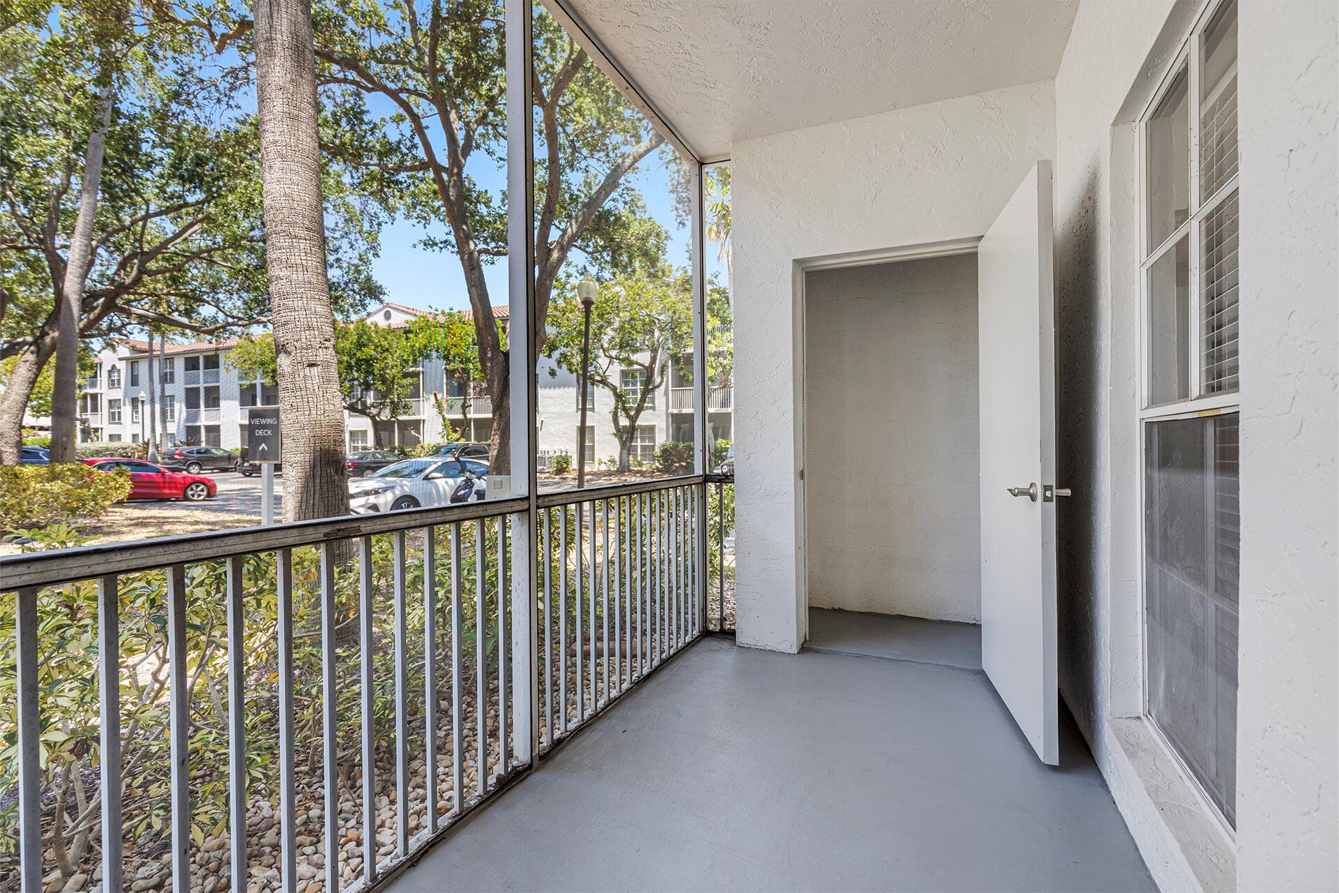 Town Aventura - Residential Lease