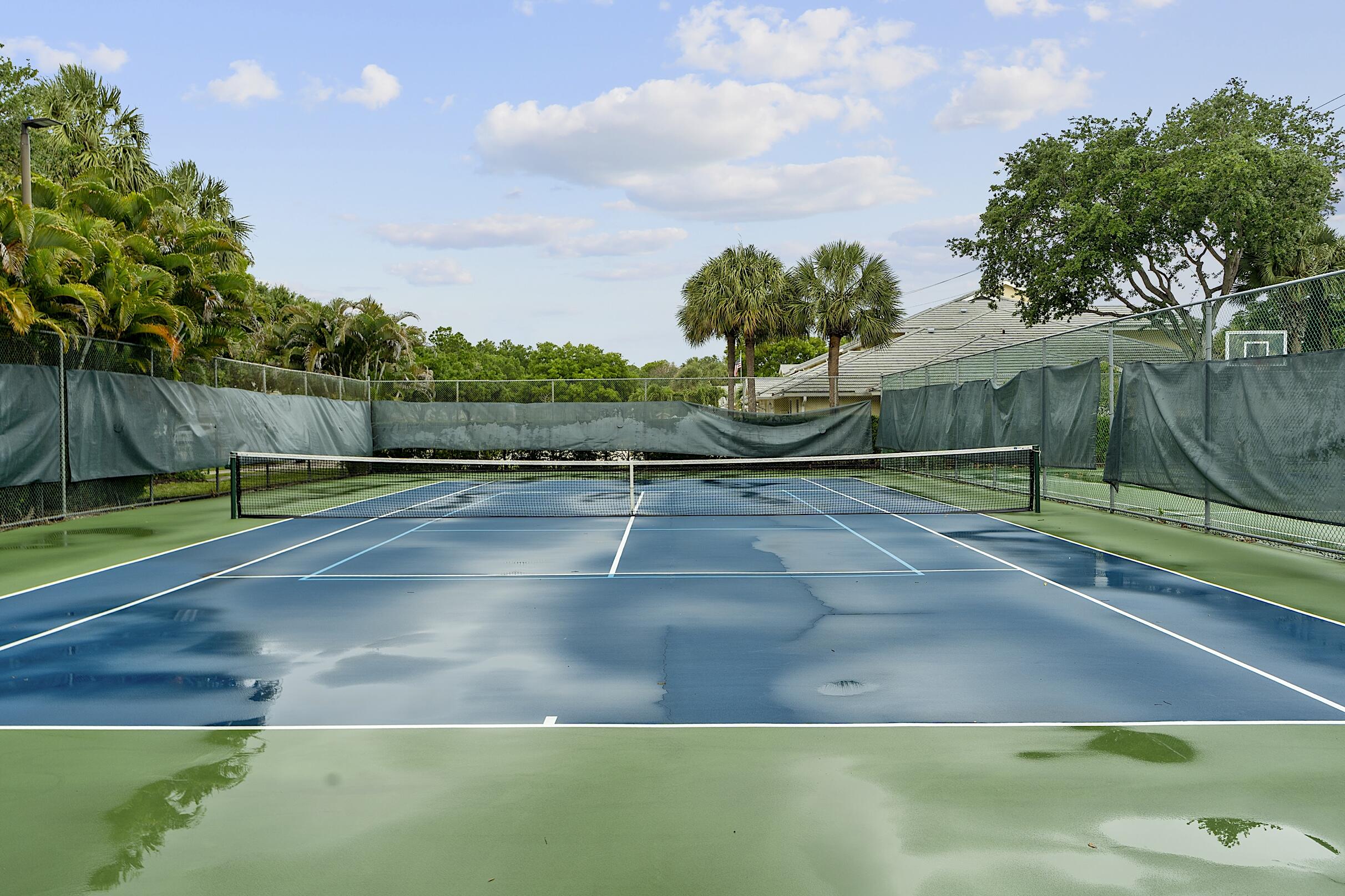 WESTWOOD LAKES 4 WESTWOOD GARDENS - Residential