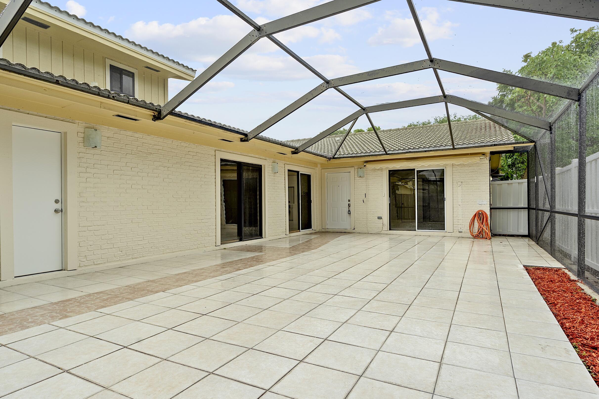 WESTWOOD LAKES 4 WESTWOOD GARDENS - Residential