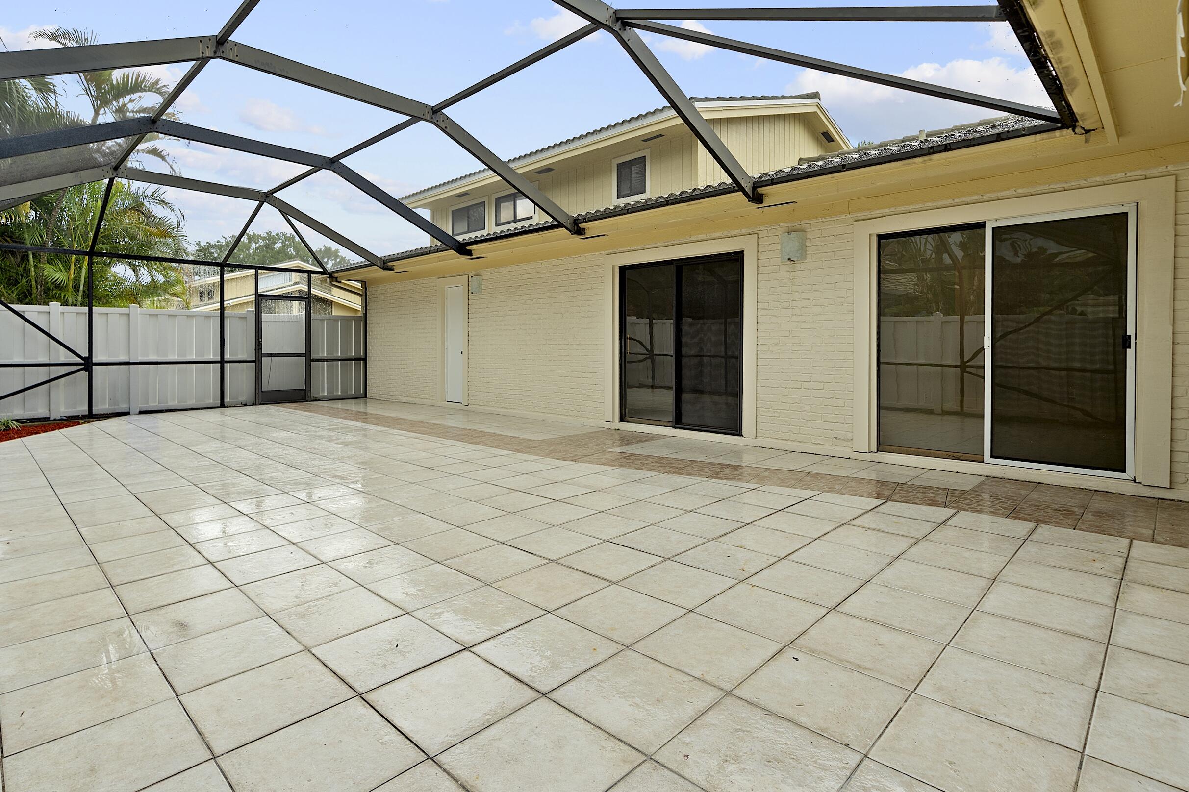 WESTWOOD LAKES 4 WESTWOOD GARDENS - Residential