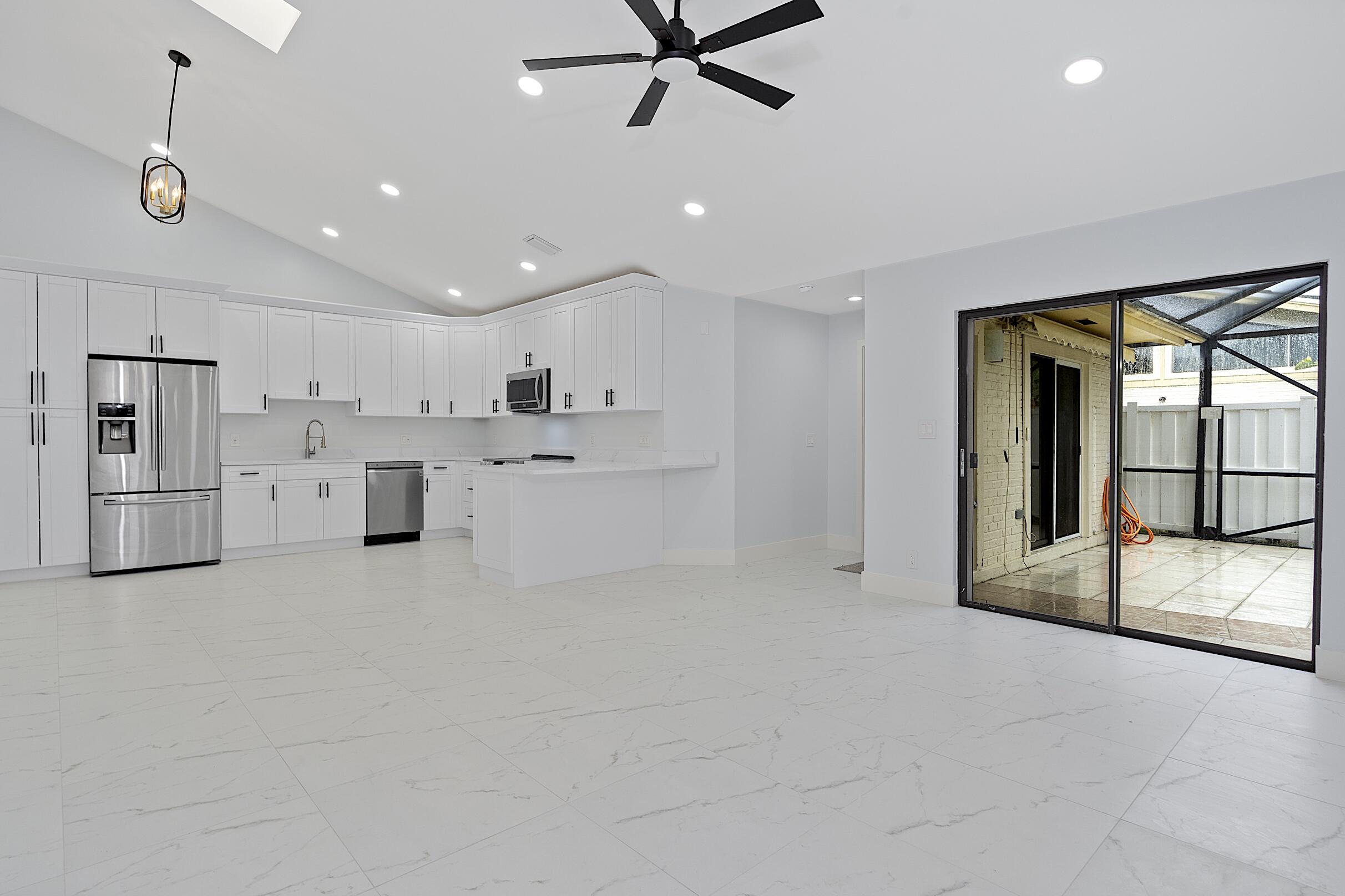 WESTWOOD LAKES 4 WESTWOOD GARDENS - Residential