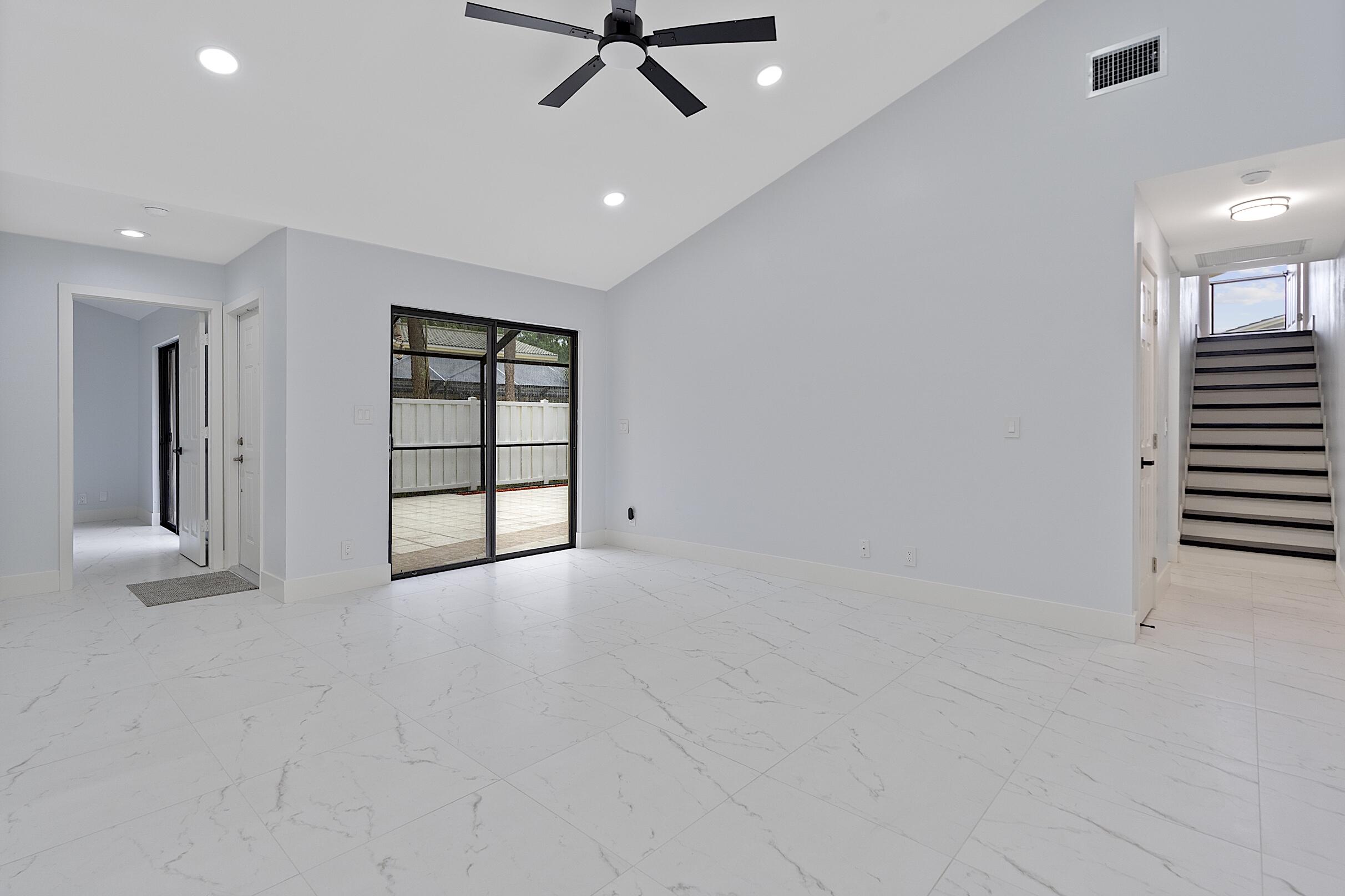 WESTWOOD LAKES 4 WESTWOOD GARDENS - Residential