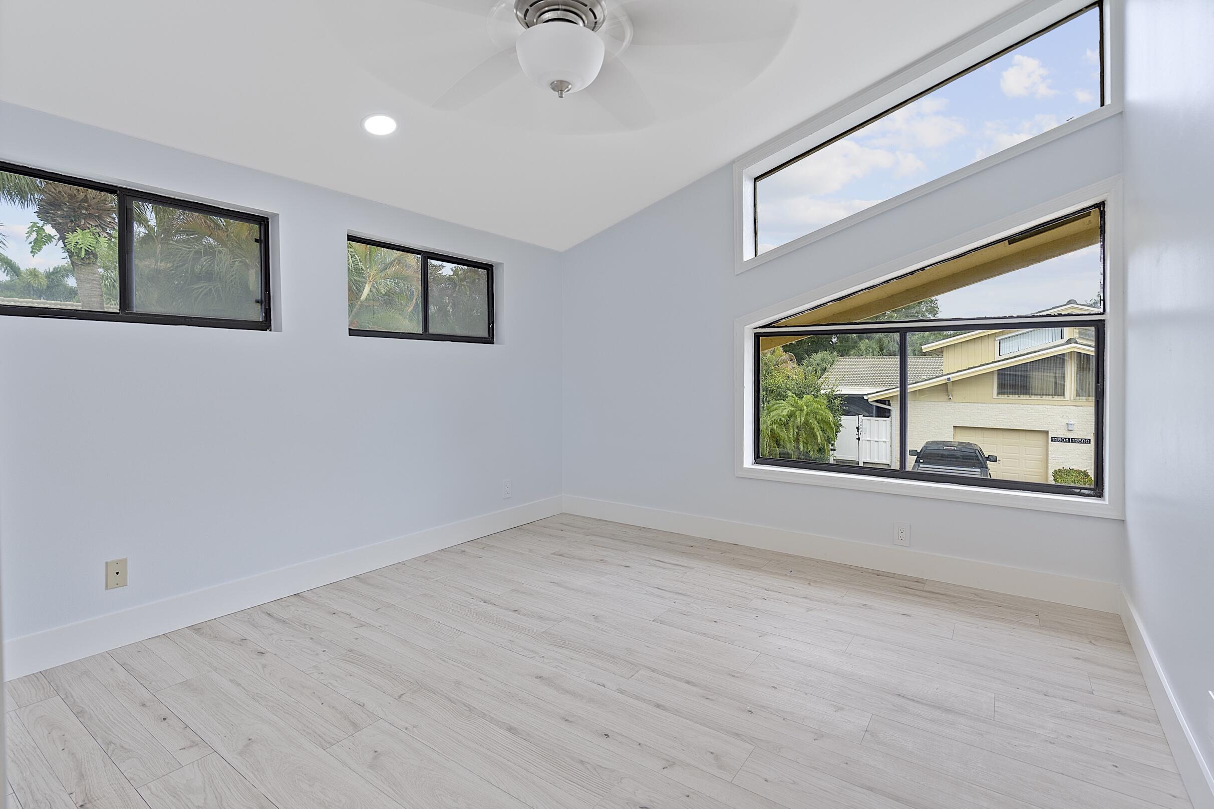 WESTWOOD LAKES 4 WESTWOOD GARDENS - Residential