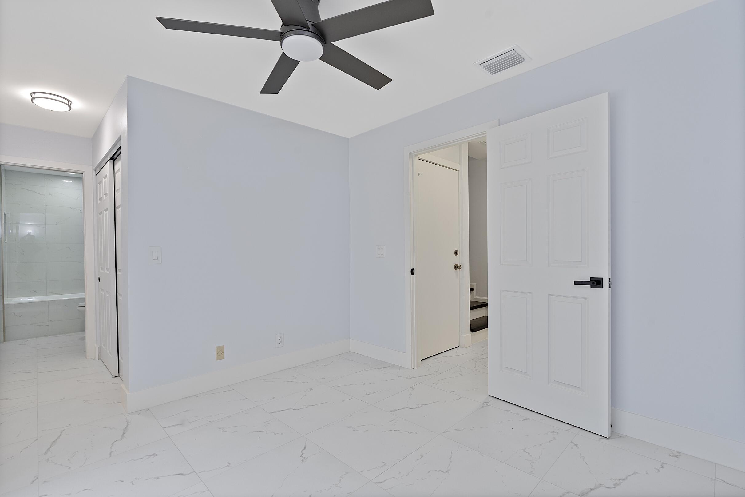 WESTWOOD LAKES 4 WESTWOOD GARDENS - Residential