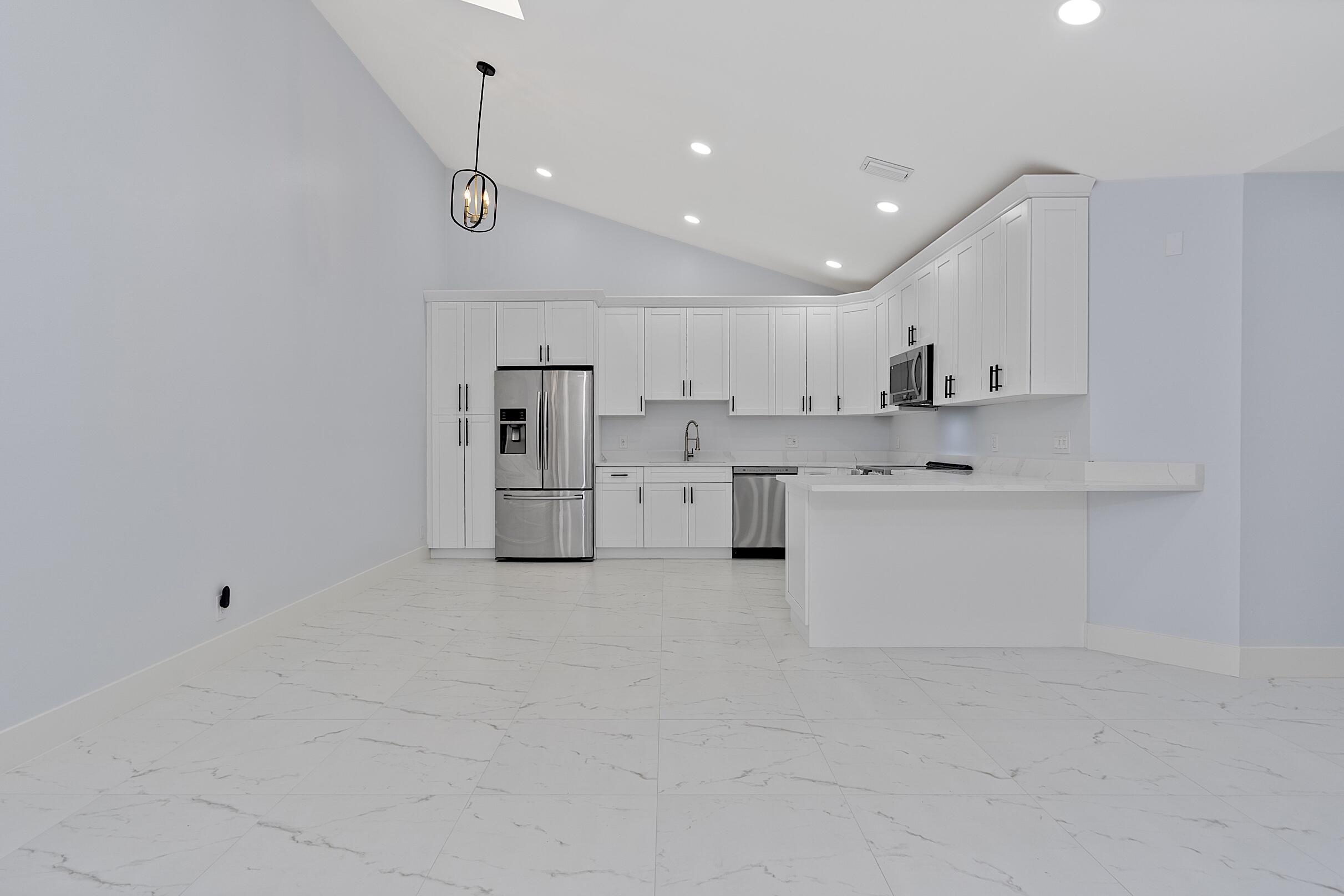 WESTWOOD LAKES 4 WESTWOOD GARDENS - Residential