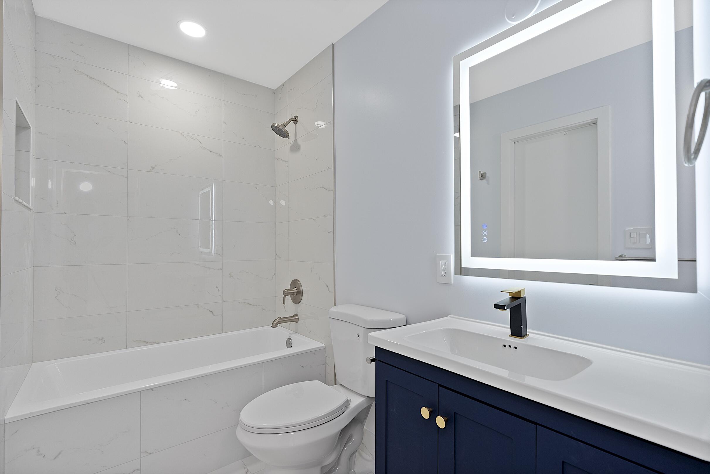 WESTWOOD LAKES 4 WESTWOOD GARDENS - Residential