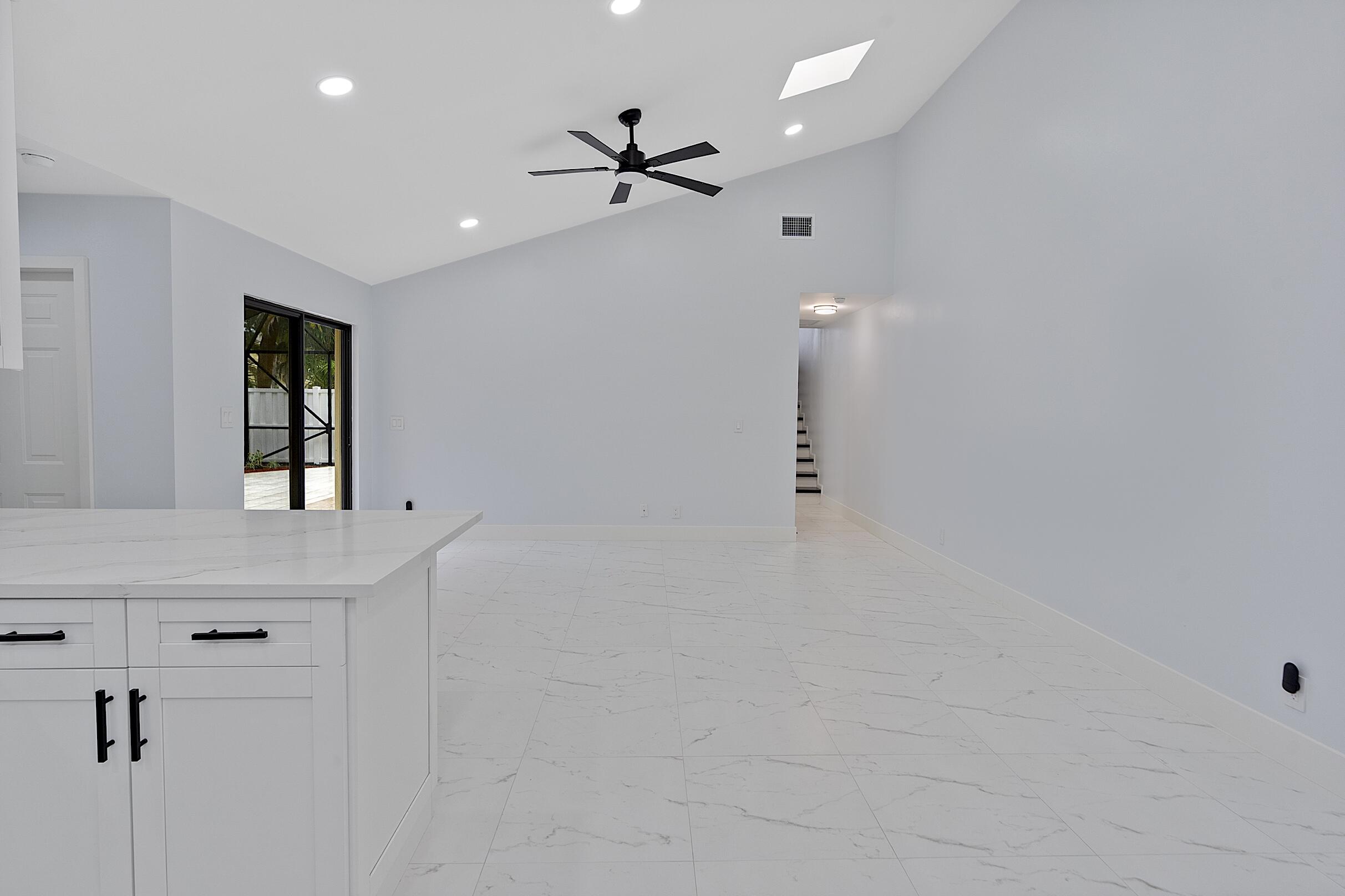 WESTWOOD LAKES 4 WESTWOOD GARDENS - Residential