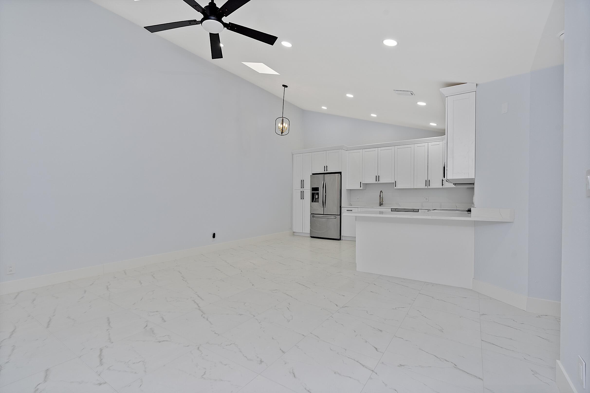 WESTWOOD LAKES 4 WESTWOOD GARDENS - Residential