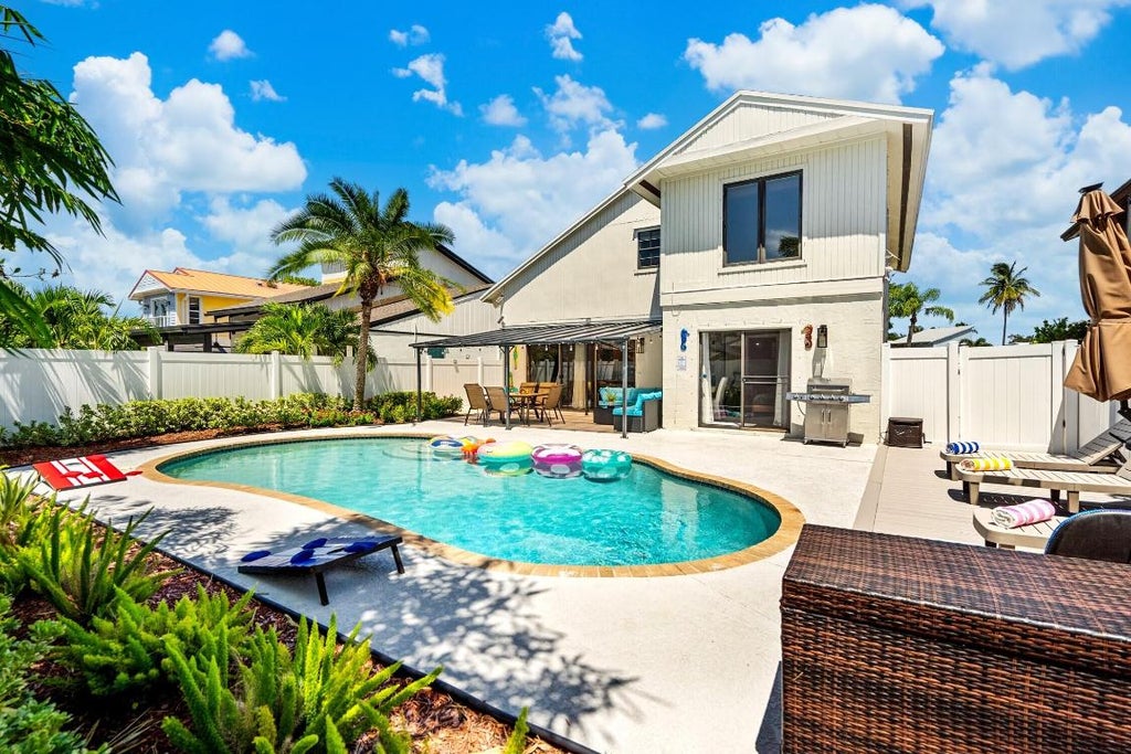 Photo of 15881 SW 8th Avenue, Delray Beach, FL 33444 (MLS # R11146487)