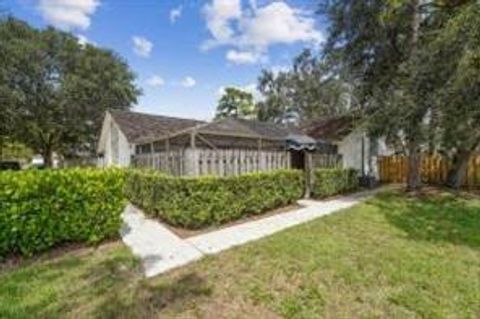 1368 Periwinkle Pl 1368 Wellington FL 33414