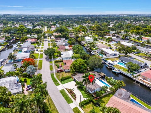 Tiny photo for 6040 SW 14th Street, Plantation, FL 33317 (MLS # B26036511)