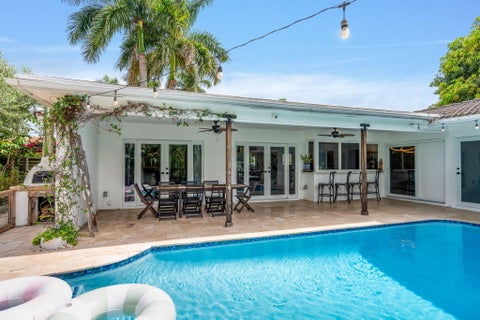 Tiny photo for 6040 SW 14th Street, Plantation, FL 33317 (MLS # B26036511)