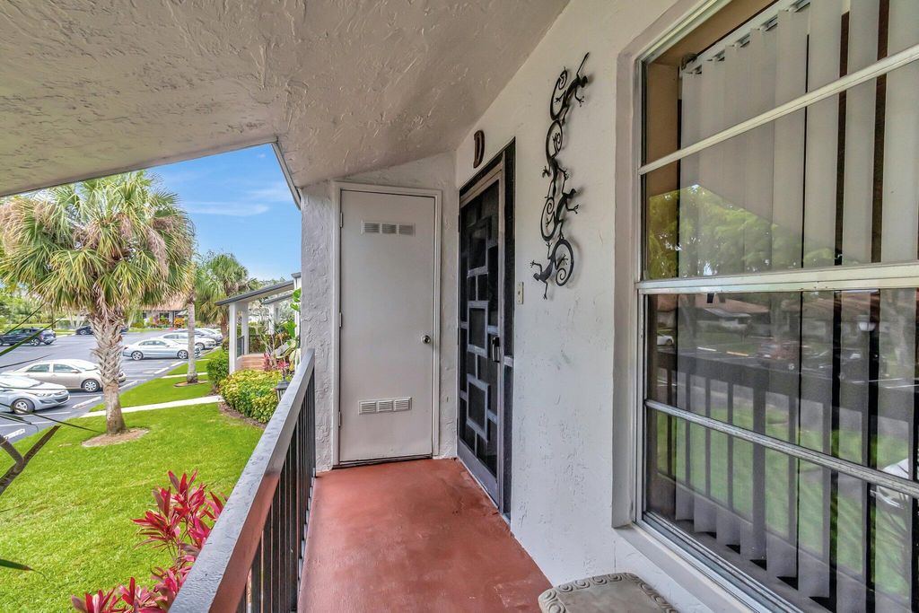 Photo of 13194 Lucinda Palm Court #D, Delray Beach, FL 33484 (MLS # R11095348)