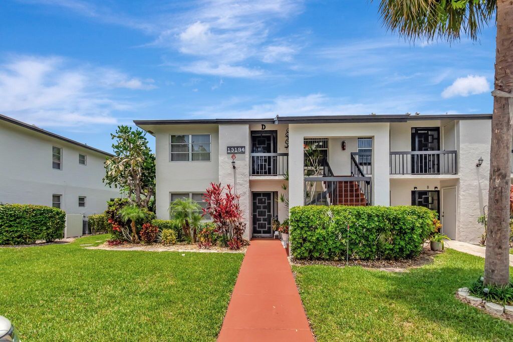 Photo of 13194 Lucinda Palm Court #D, Delray Beach, FL 33484 (MLS # R11095348)