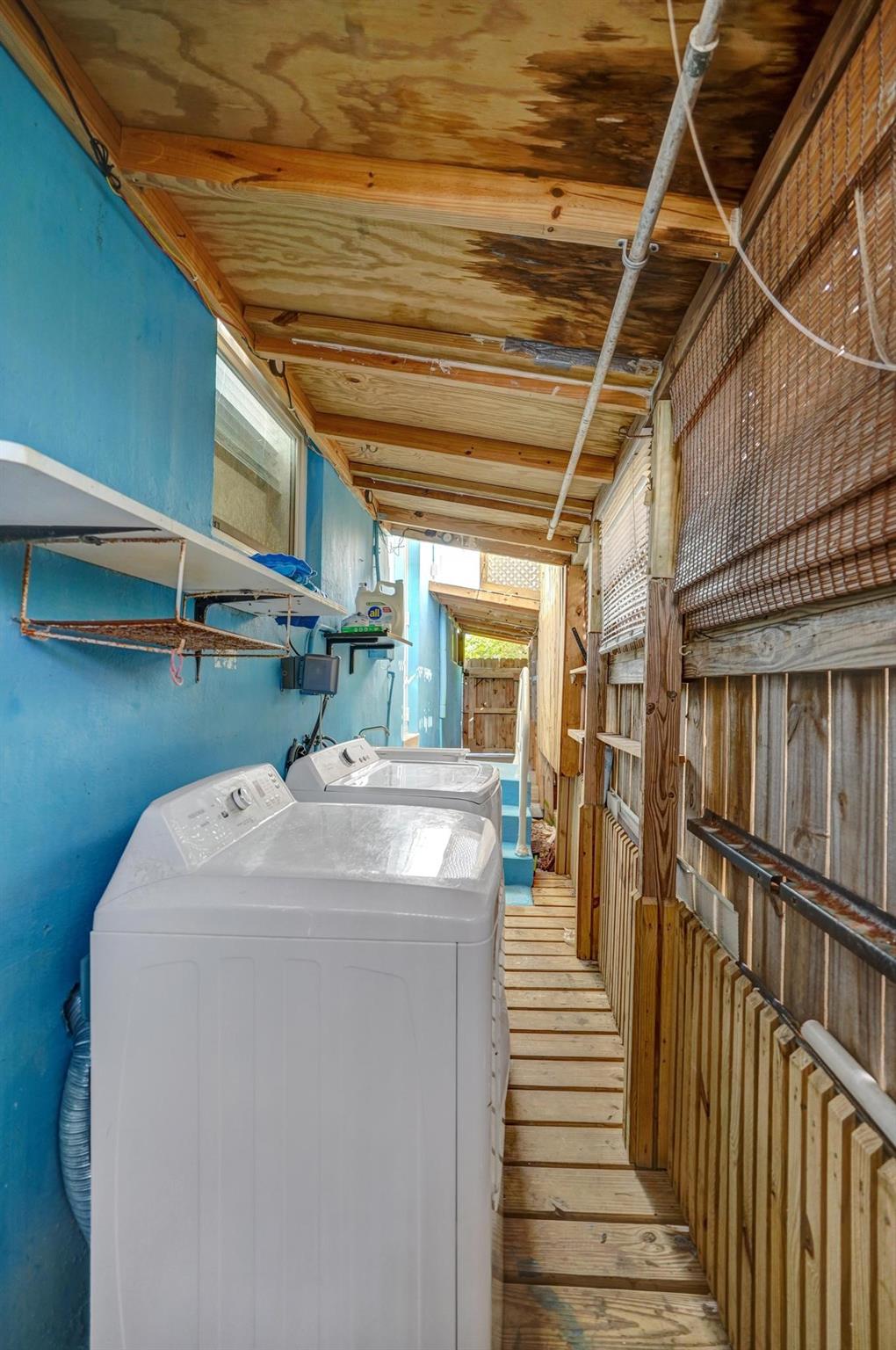 HOLLYWOOD BEACH - Residential Lease