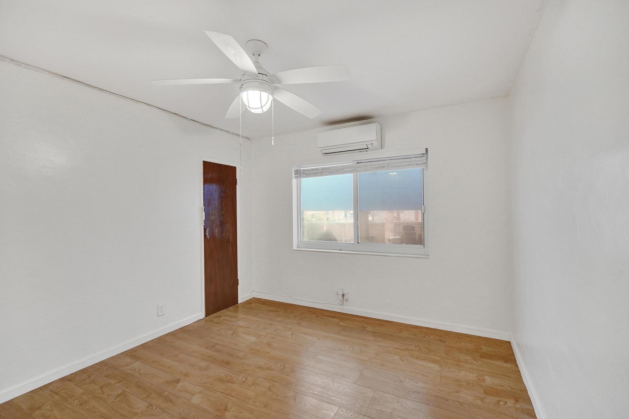 HOLLYWOOD BEACH - Residential Lease