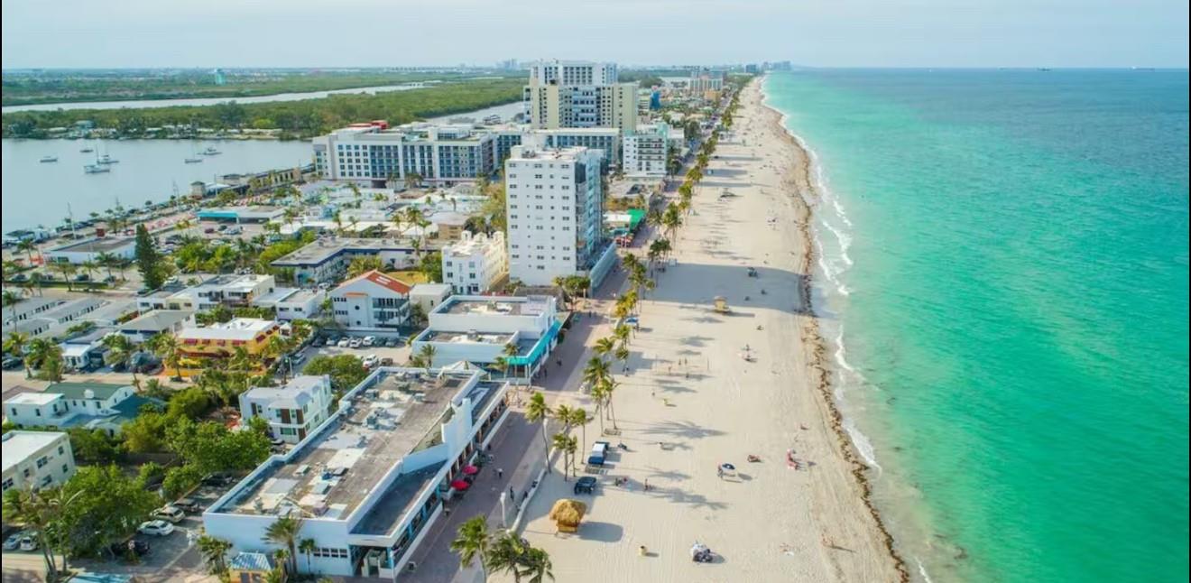 HOLLYWOOD BEACH - Residential Lease