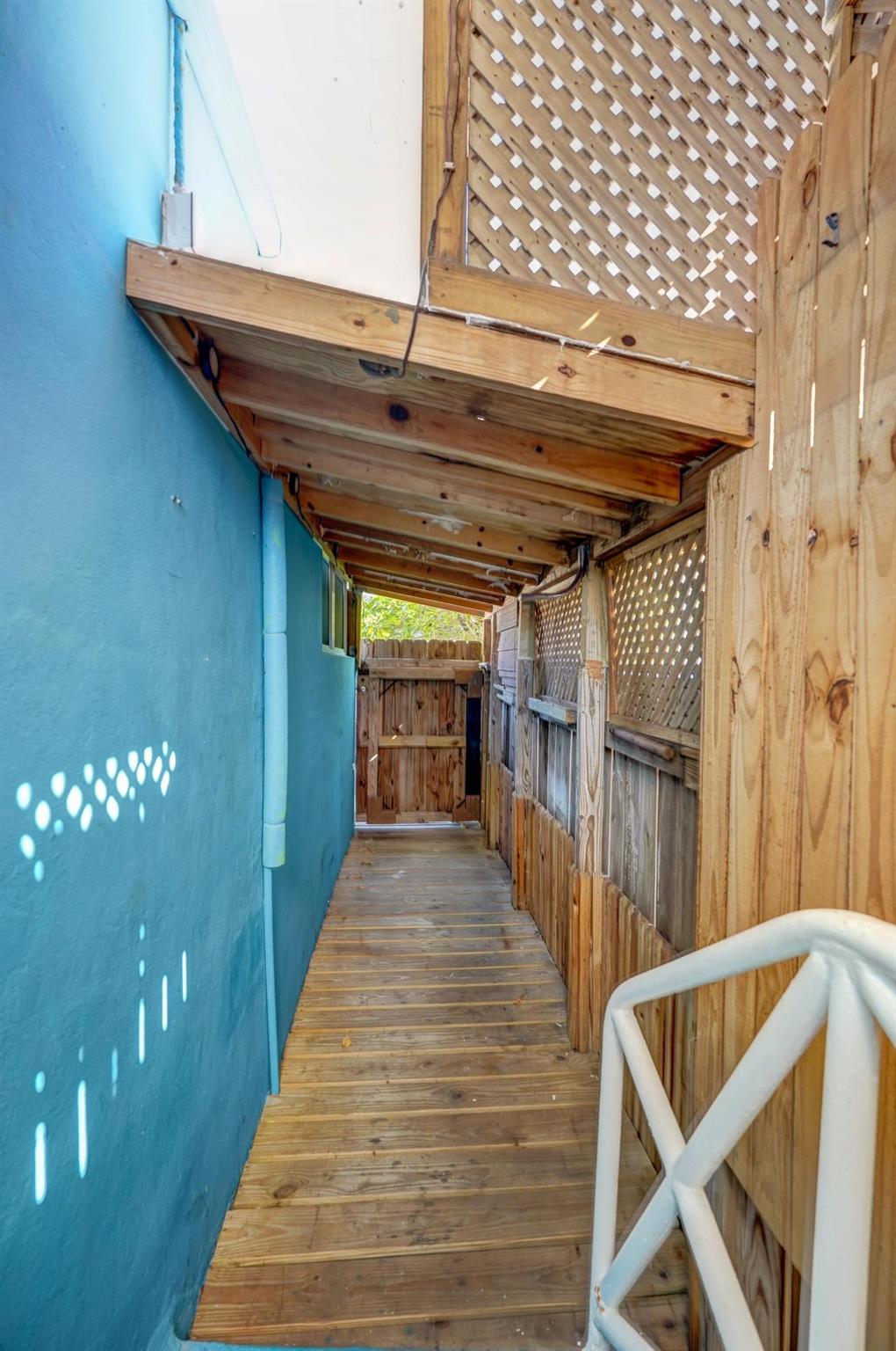 HOLLYWOOD BEACH - Residential Lease