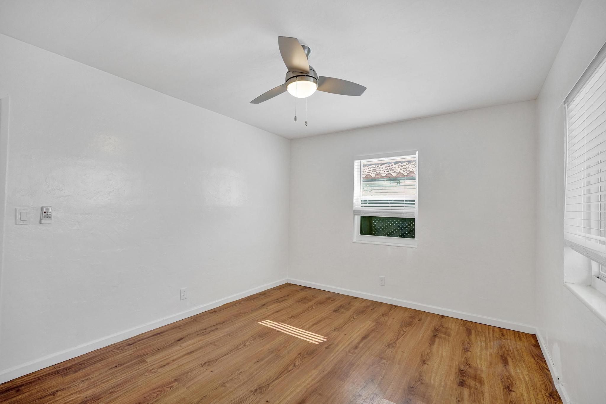 HOLLYWOOD BEACH - Residential Lease