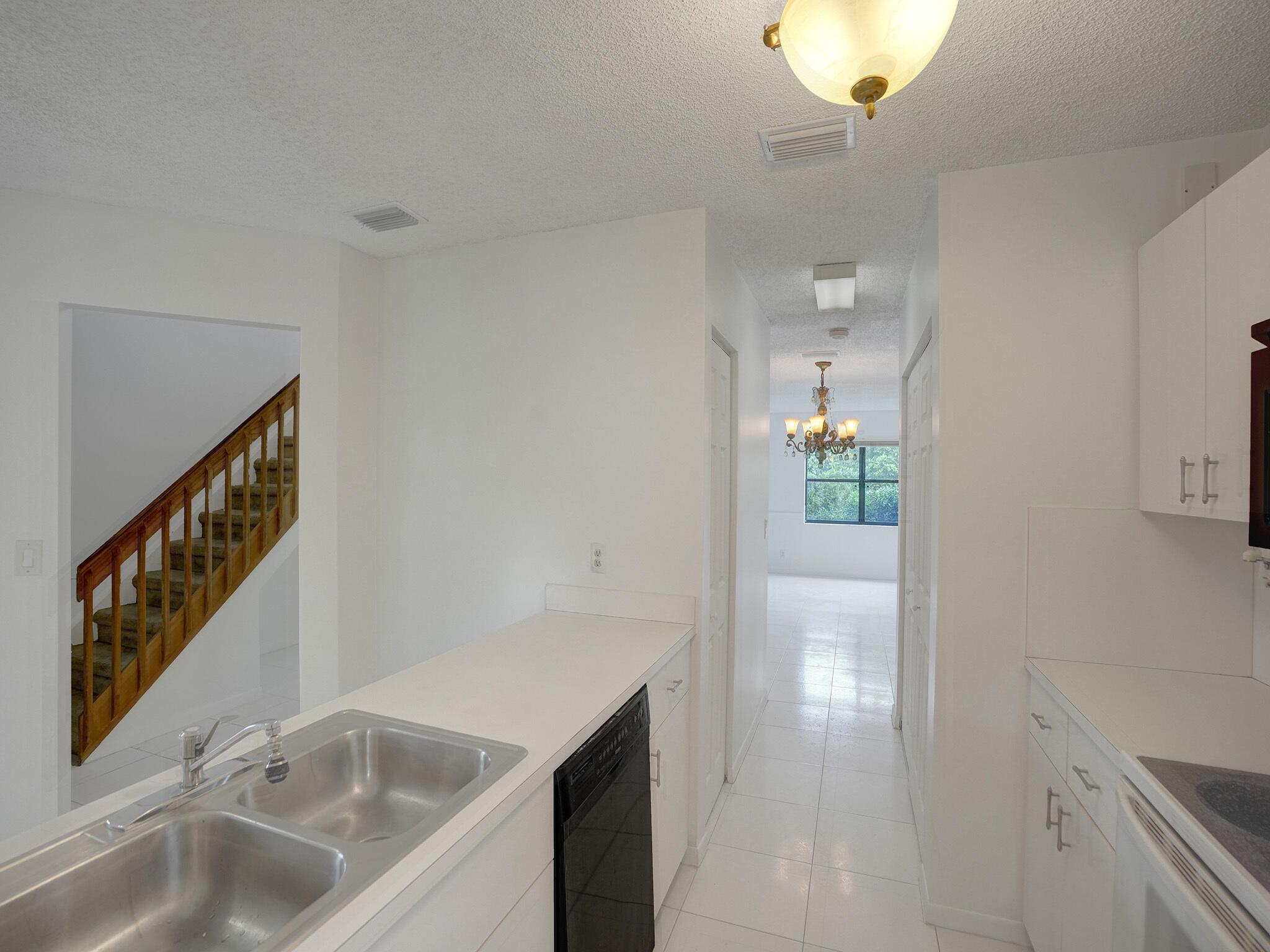 SAG HARBOR TRACE - Residential