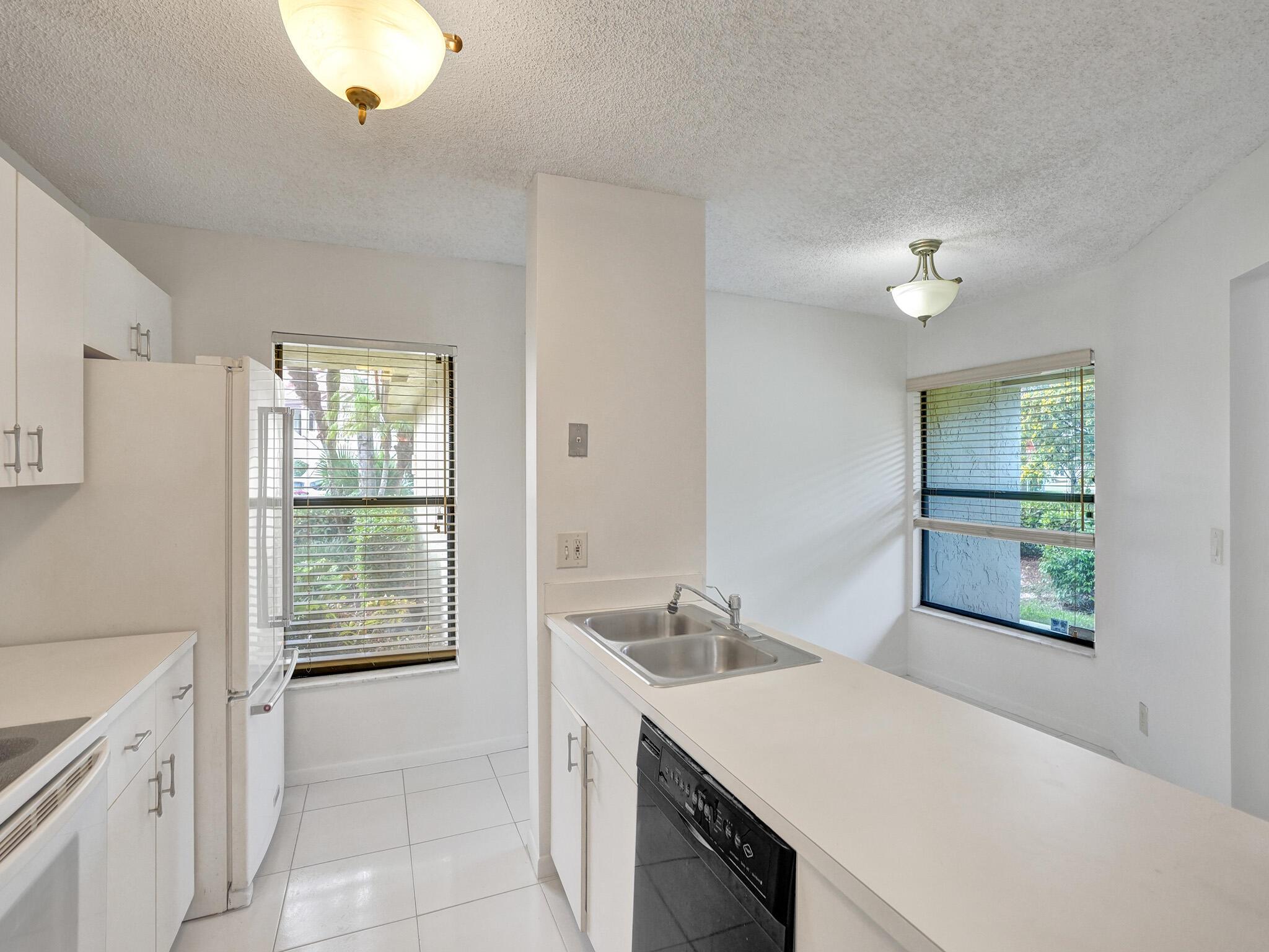 SAG HARBOR TRACE - Residential