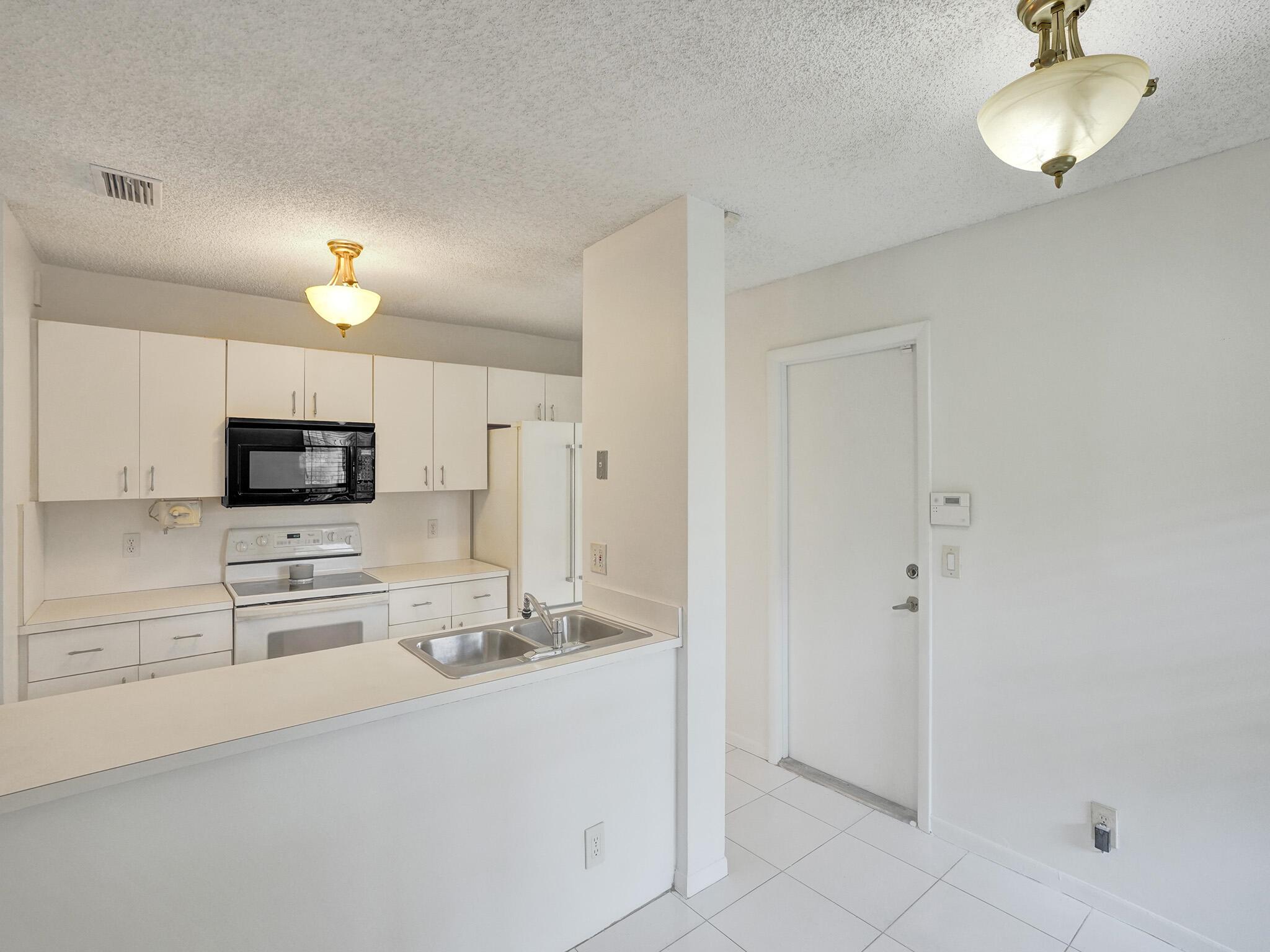 SAG HARBOR TRACE - Residential