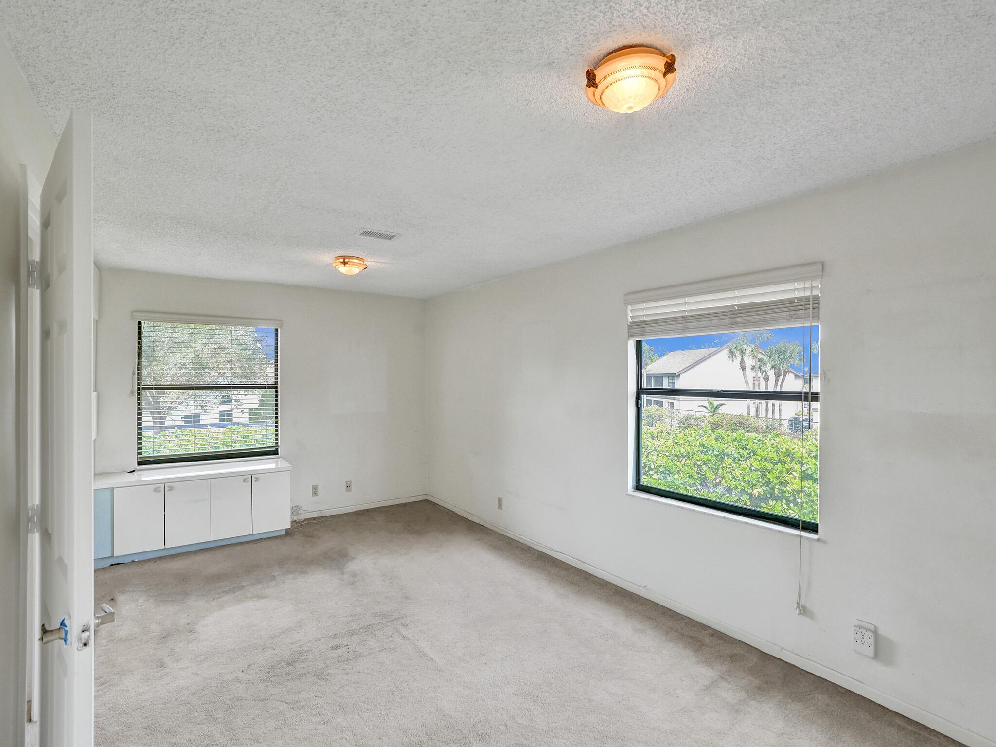 SAG HARBOR TRACE - Residential