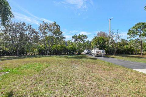 A home in Loxahatchee