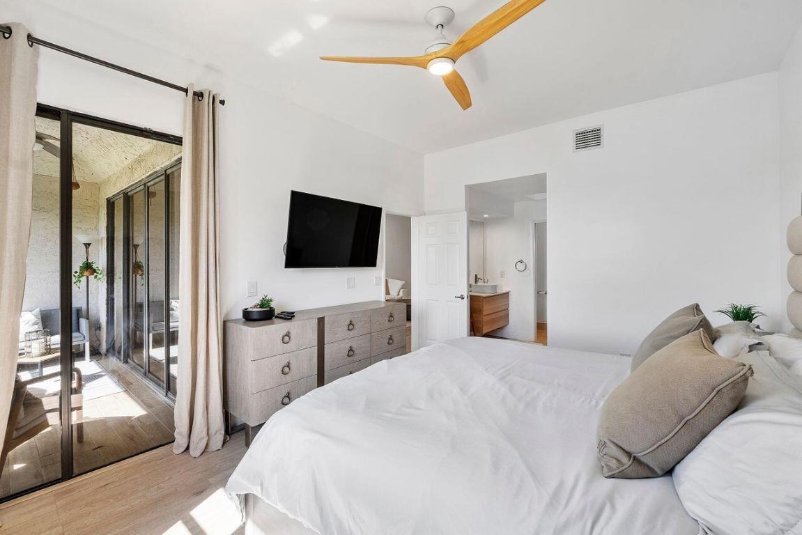 LA PAZ AT BOCA POINTE - Residential