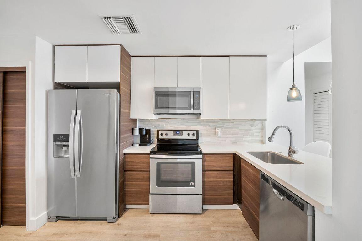 LA PAZ AT BOCA POINTE - Residential