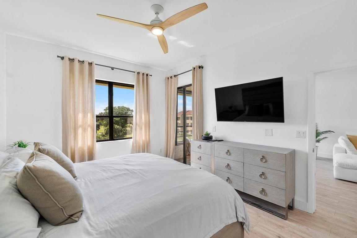 LA PAZ AT BOCA POINTE - Residential