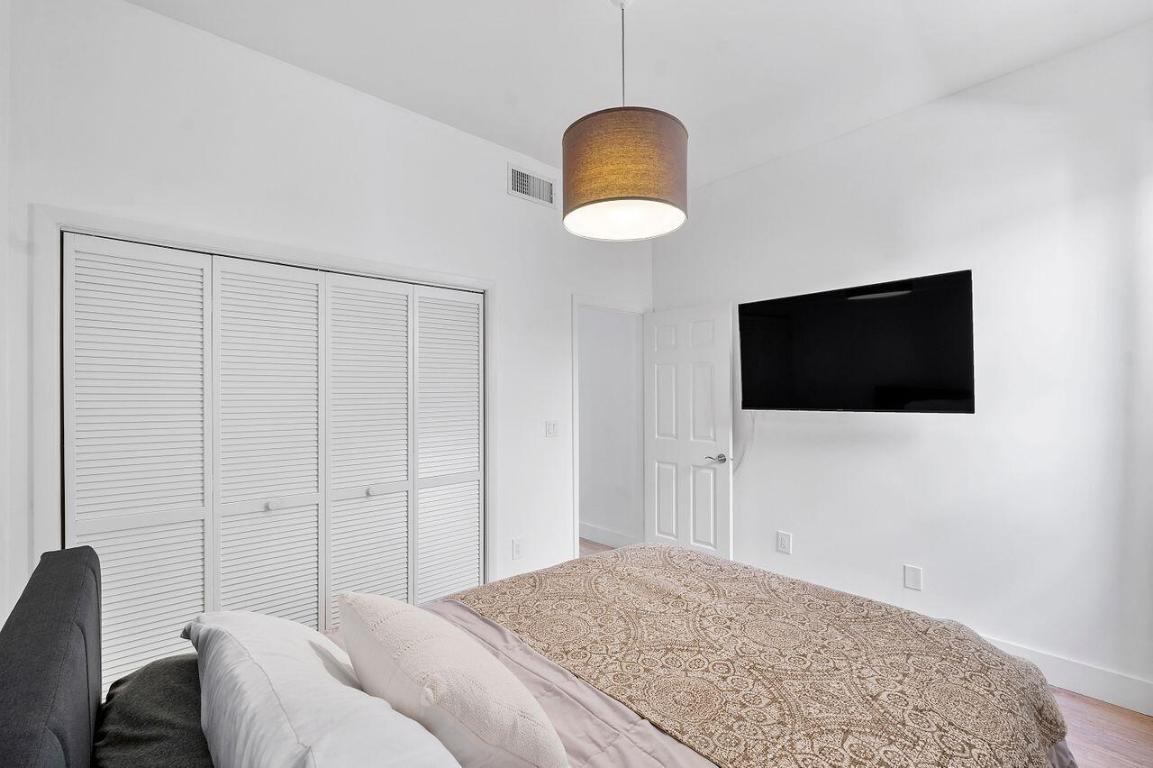 LA PAZ AT BOCA POINTE - Residential