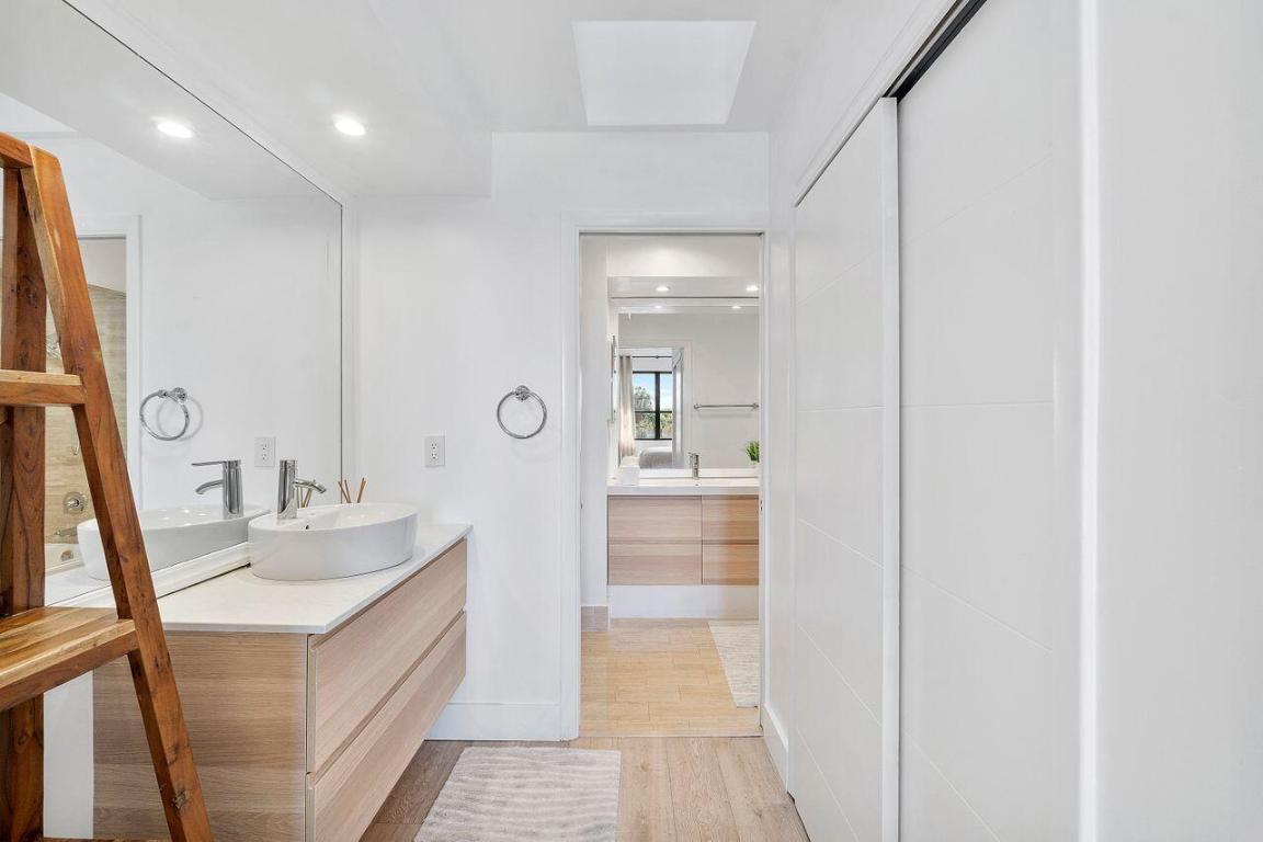 LA PAZ AT BOCA POINTE - Residential