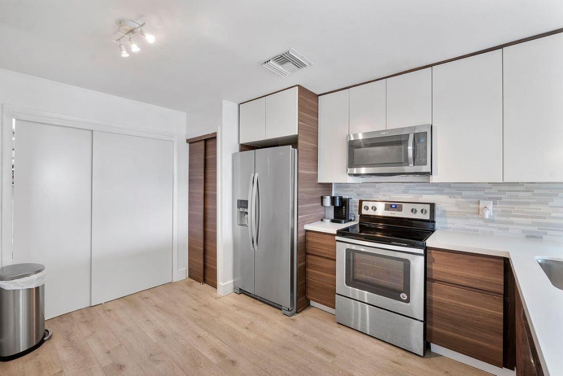 LA PAZ AT BOCA POINTE - Residential