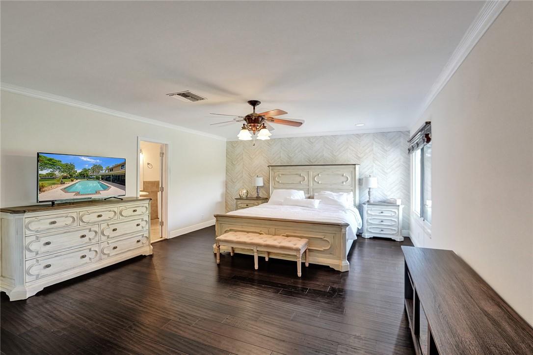 Oak Wood 80-39 B - Residential