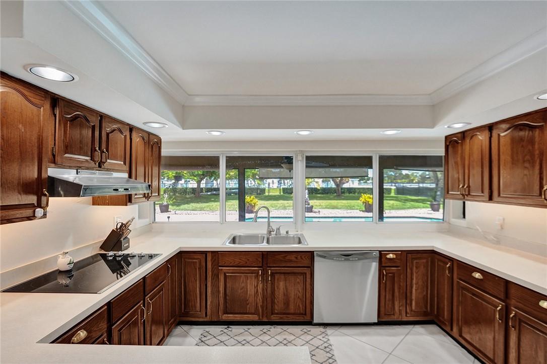 Oak Wood 80-39 B - Residential