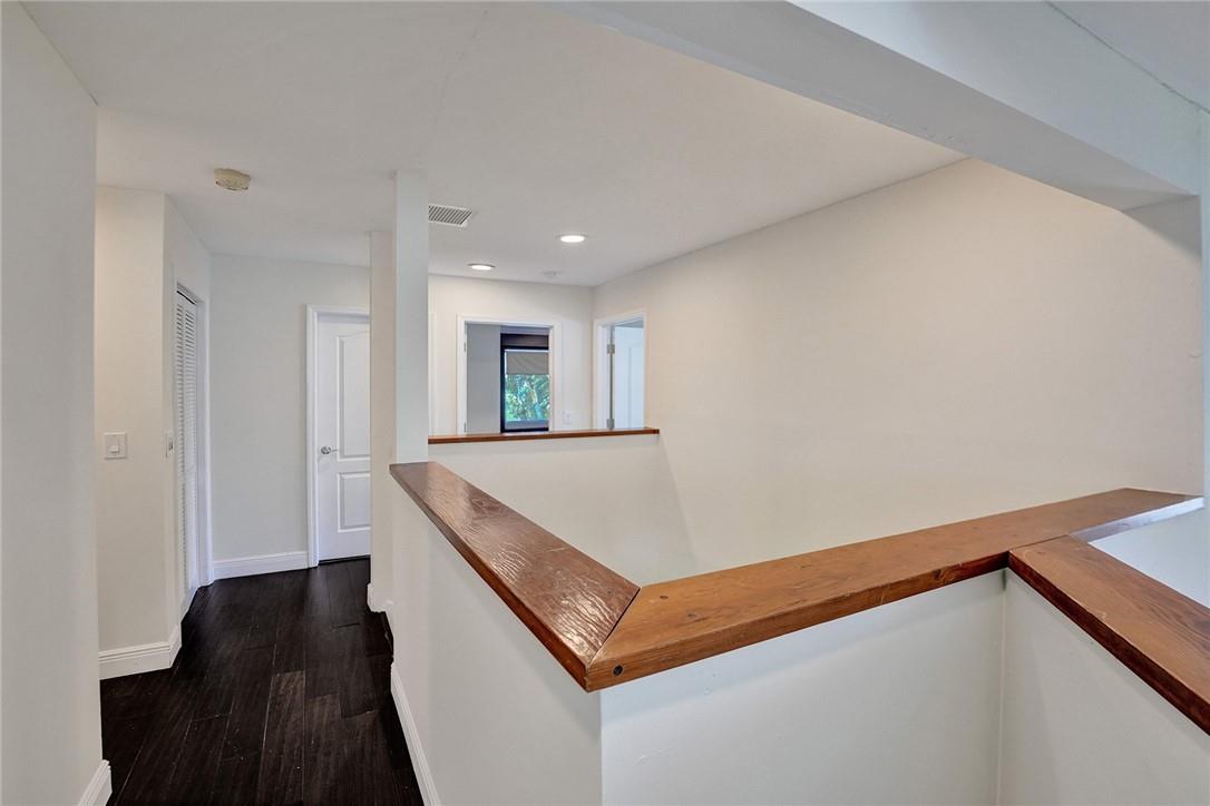 Oak Wood 80-39 B - Residential