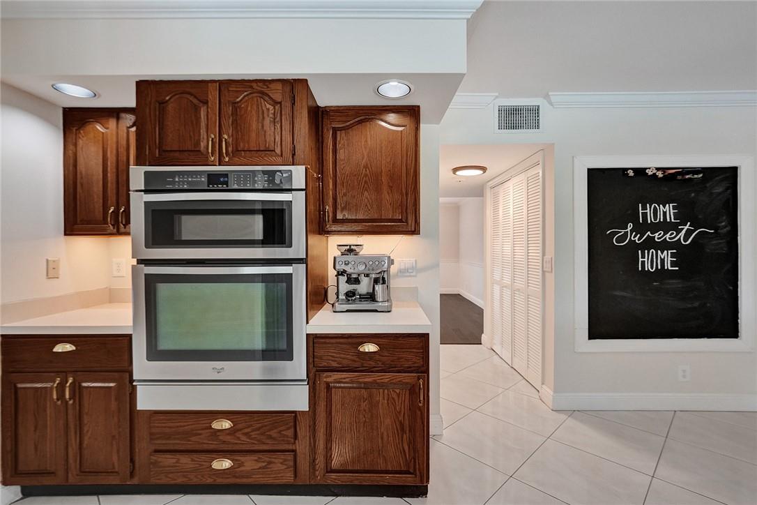 Oak Wood 80-39 B - Residential
